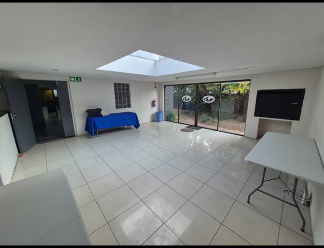 987M² OFFICE FOR SALE IN PAULSHOF